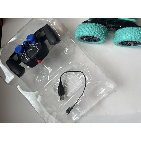 RC Stunt Car – Rechargeable RC Stunt Vehicle with Battery & LED Lights, Tested - Picture 4 of 4